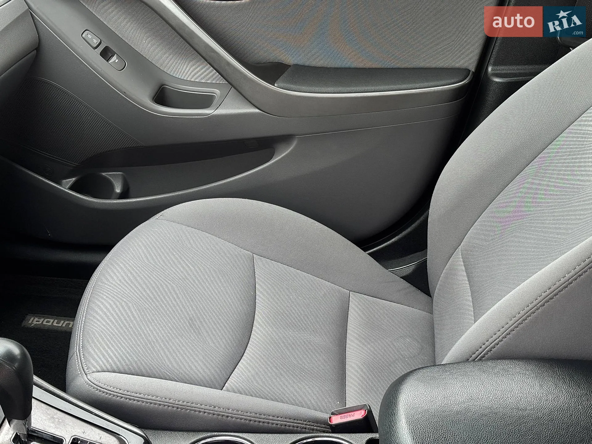2013 Hyundai Elantra - мініатюра 17