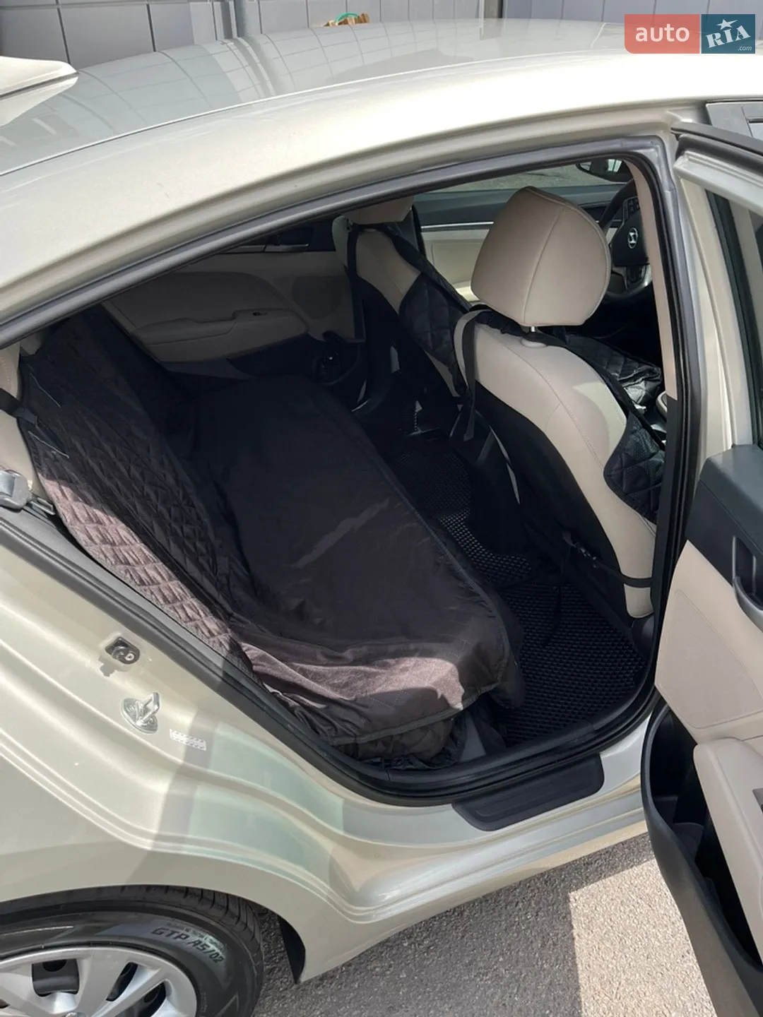 2017 Hyundai Elantra - мініатюра 13