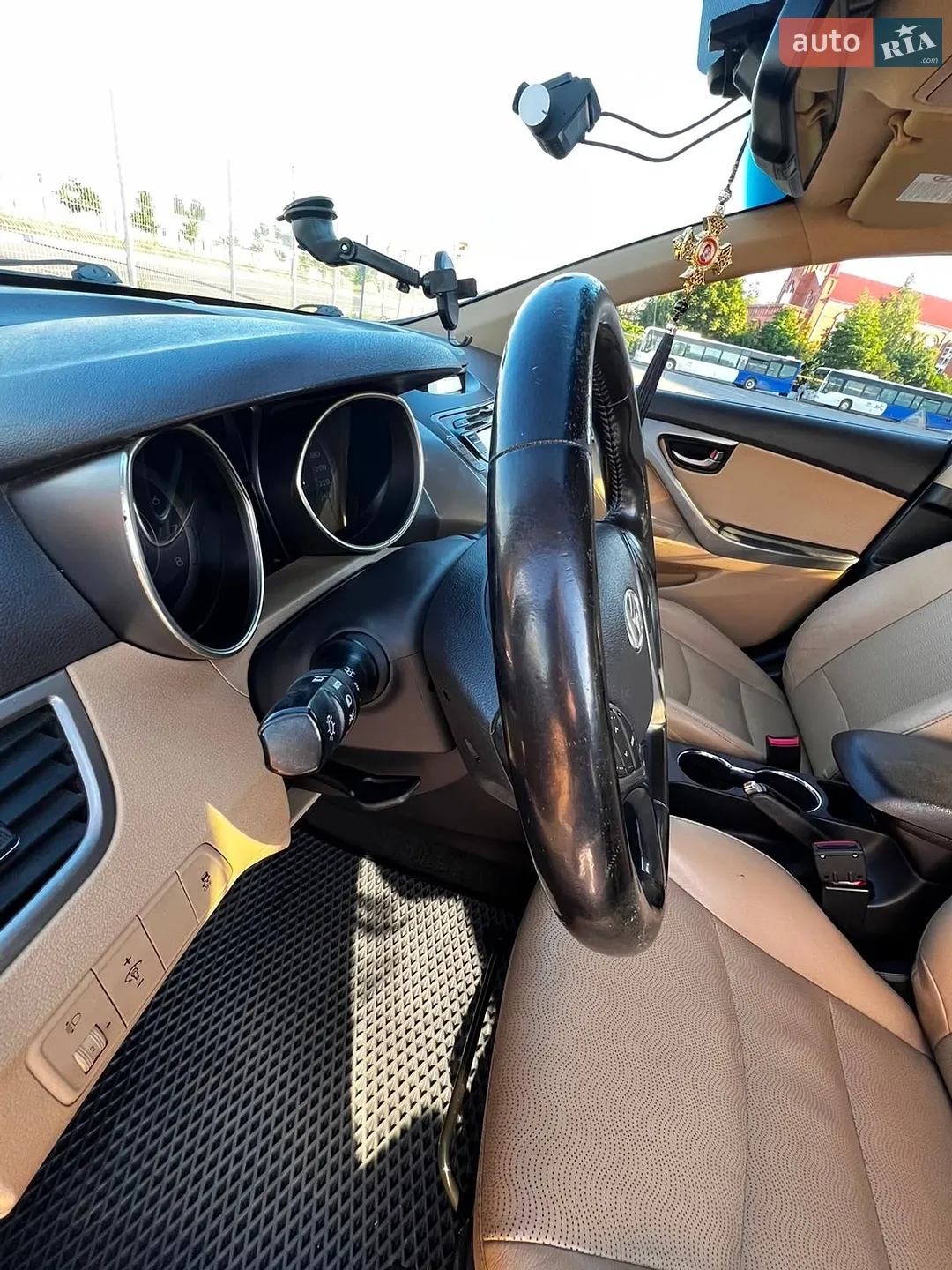 2013 Hyundai Elantra - мініатюра 21