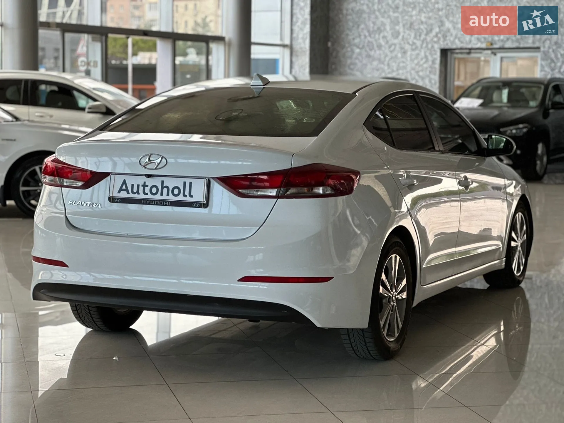 2017 Hyundai Elantra - мініатюра 5