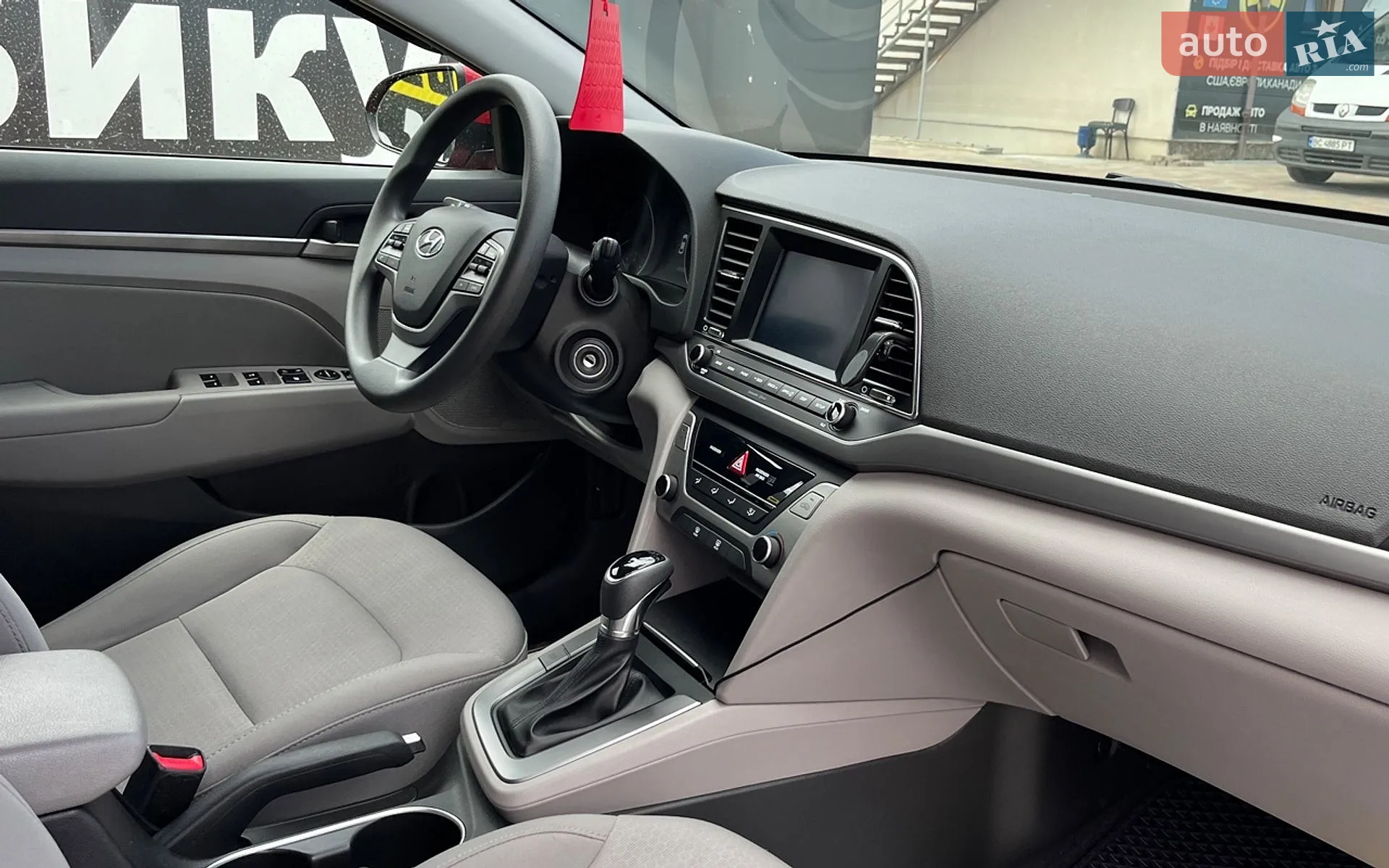 2018 Hyundai Elantra - мініатюра 23
