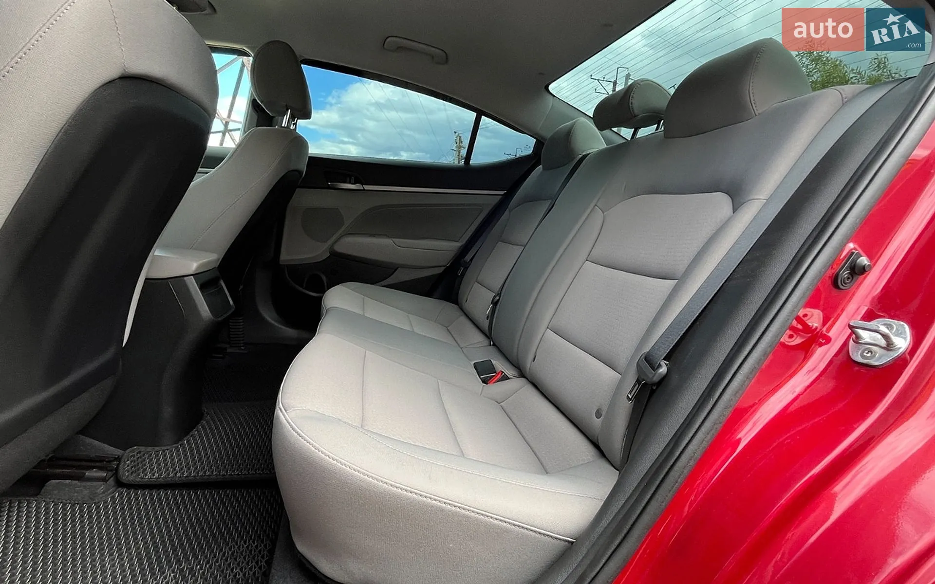 2018 Hyundai Elantra - мініатюра 25