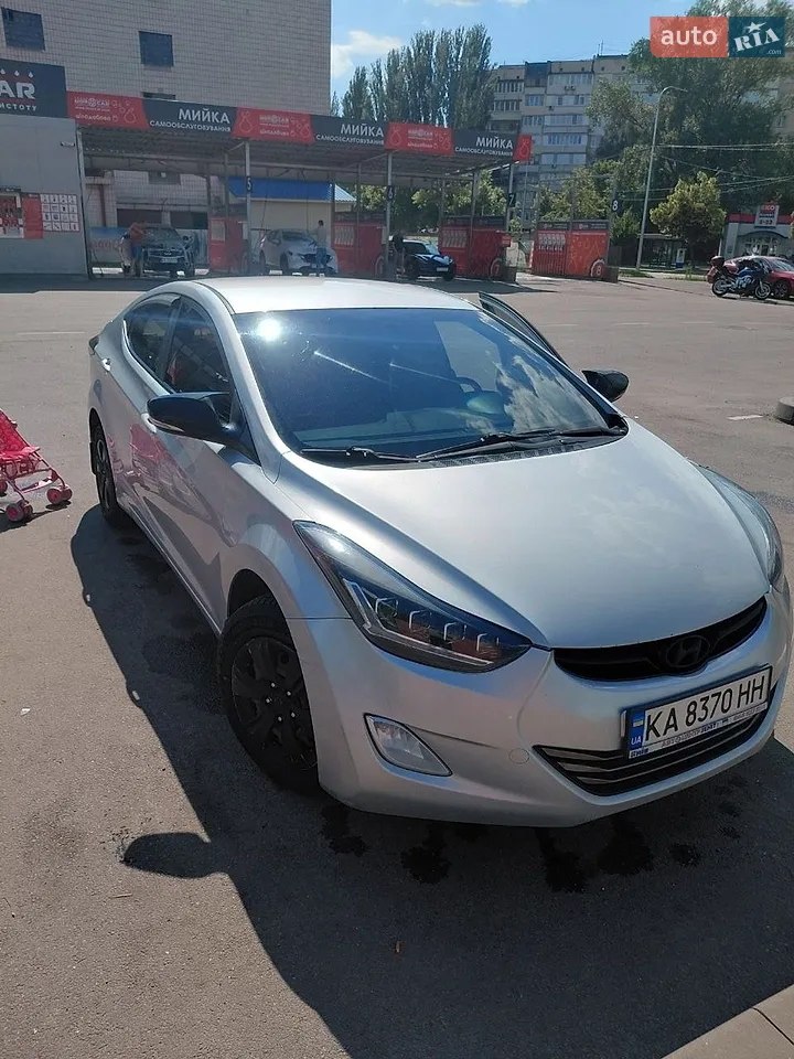 2010 Hyundai Elantra - мініатюра 17