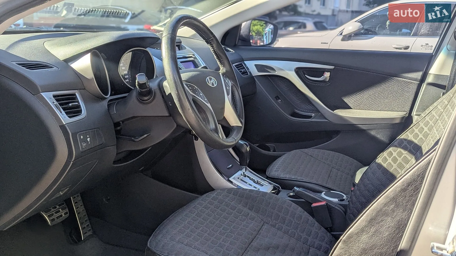 2011 Hyundai Elantra - мініатюра 17