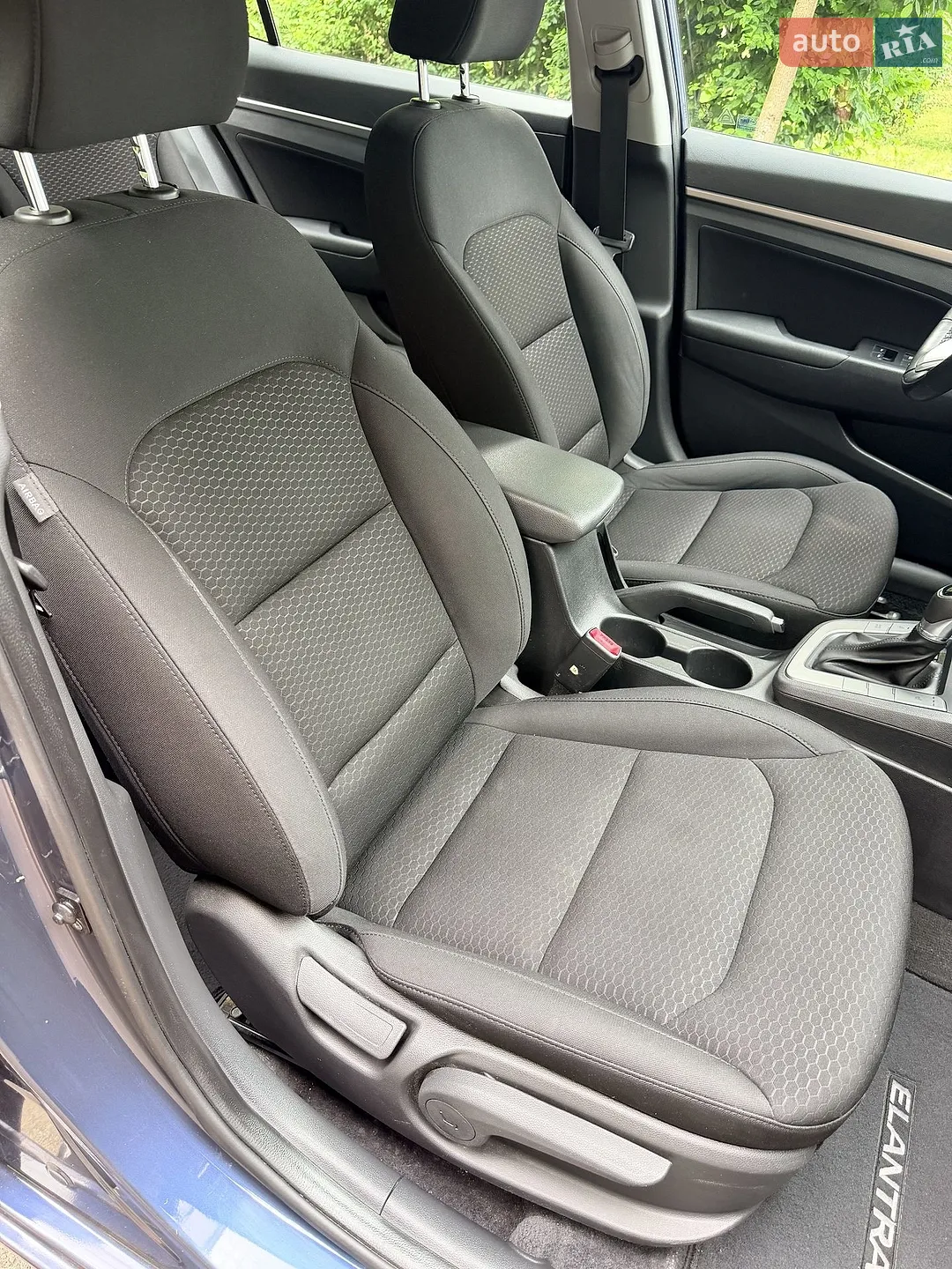 2018 Hyundai Elantra - мініатюра 25