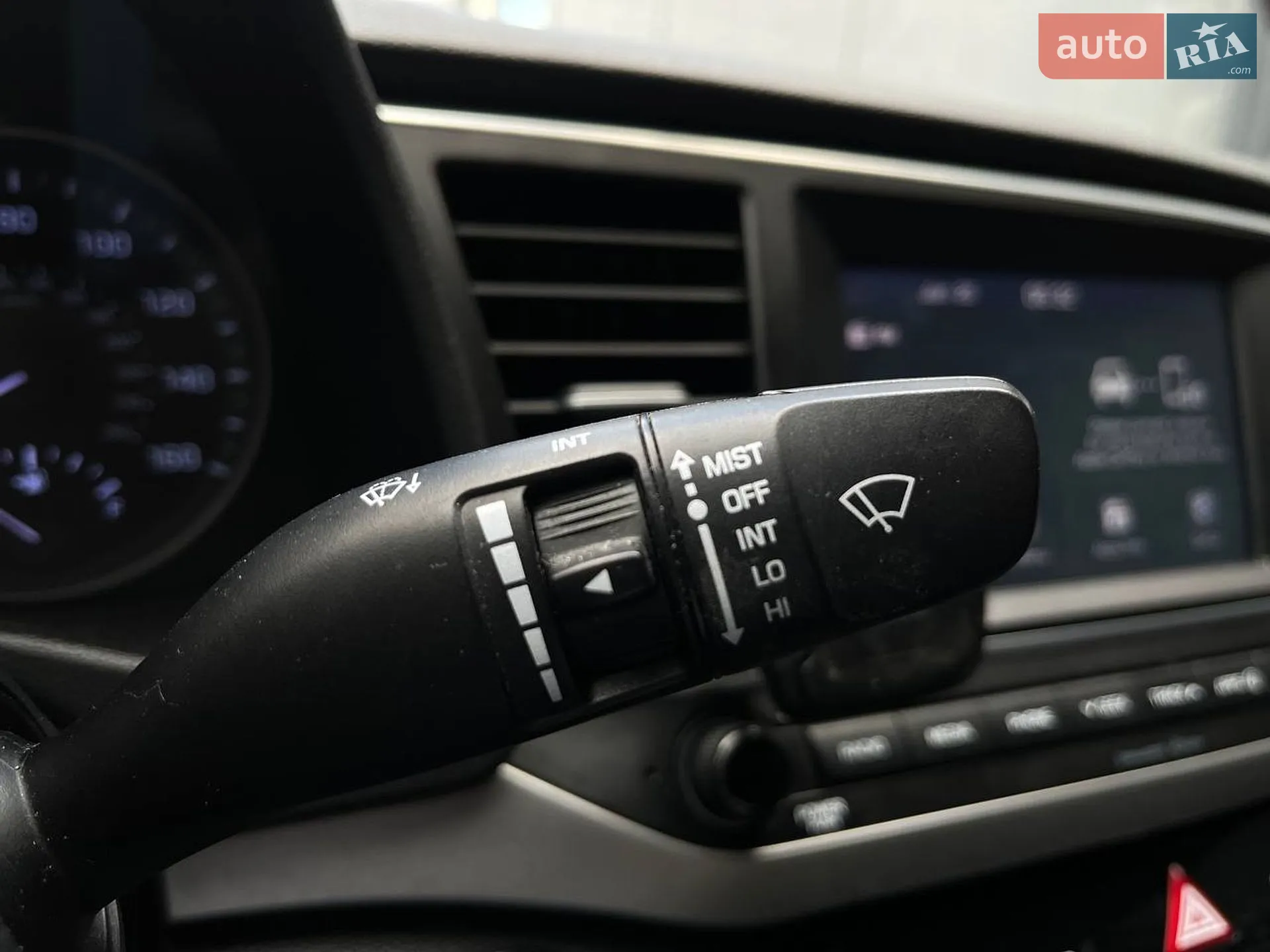 2016 Hyundai Elantra - мініатюра 24