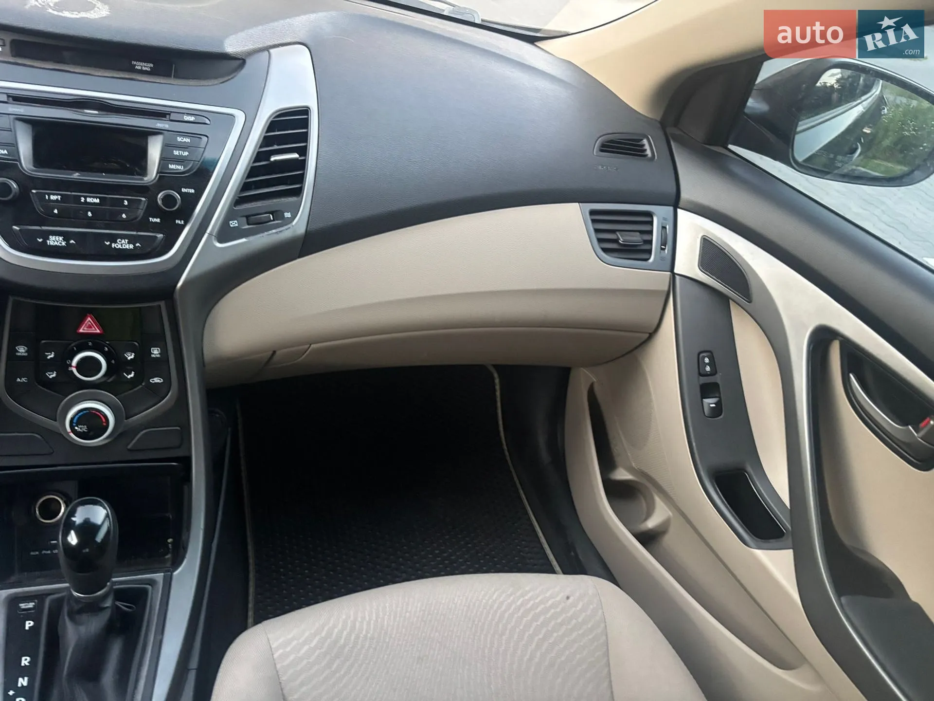 2015 Hyundai Elantra - мініатюра 17
