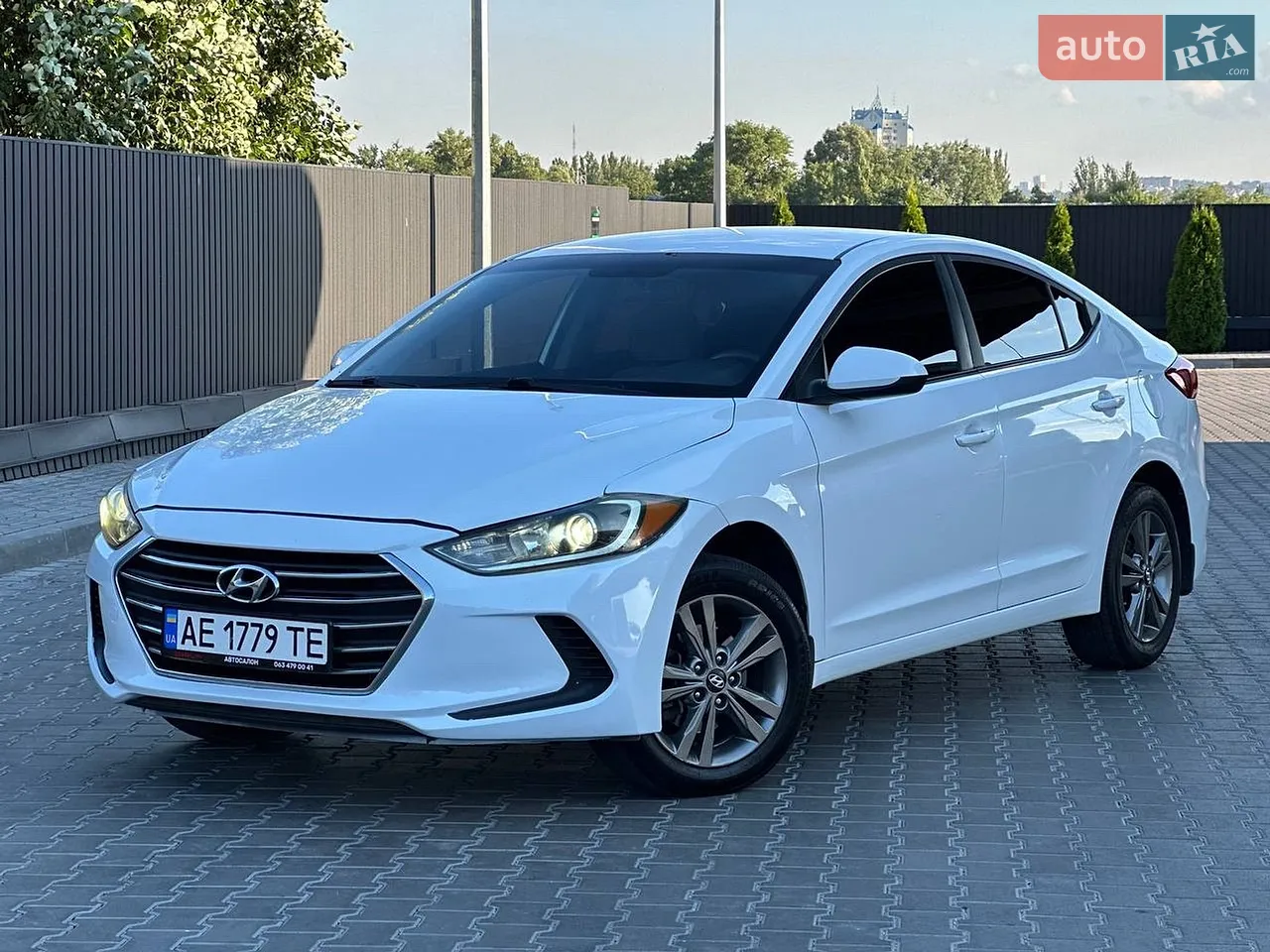 2016 Hyundai Elantra - мініатюра 26