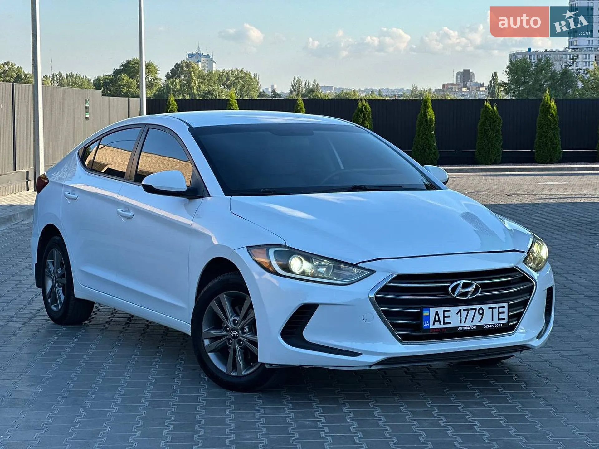 2017 Hyundai Elantra - мініатюра 3