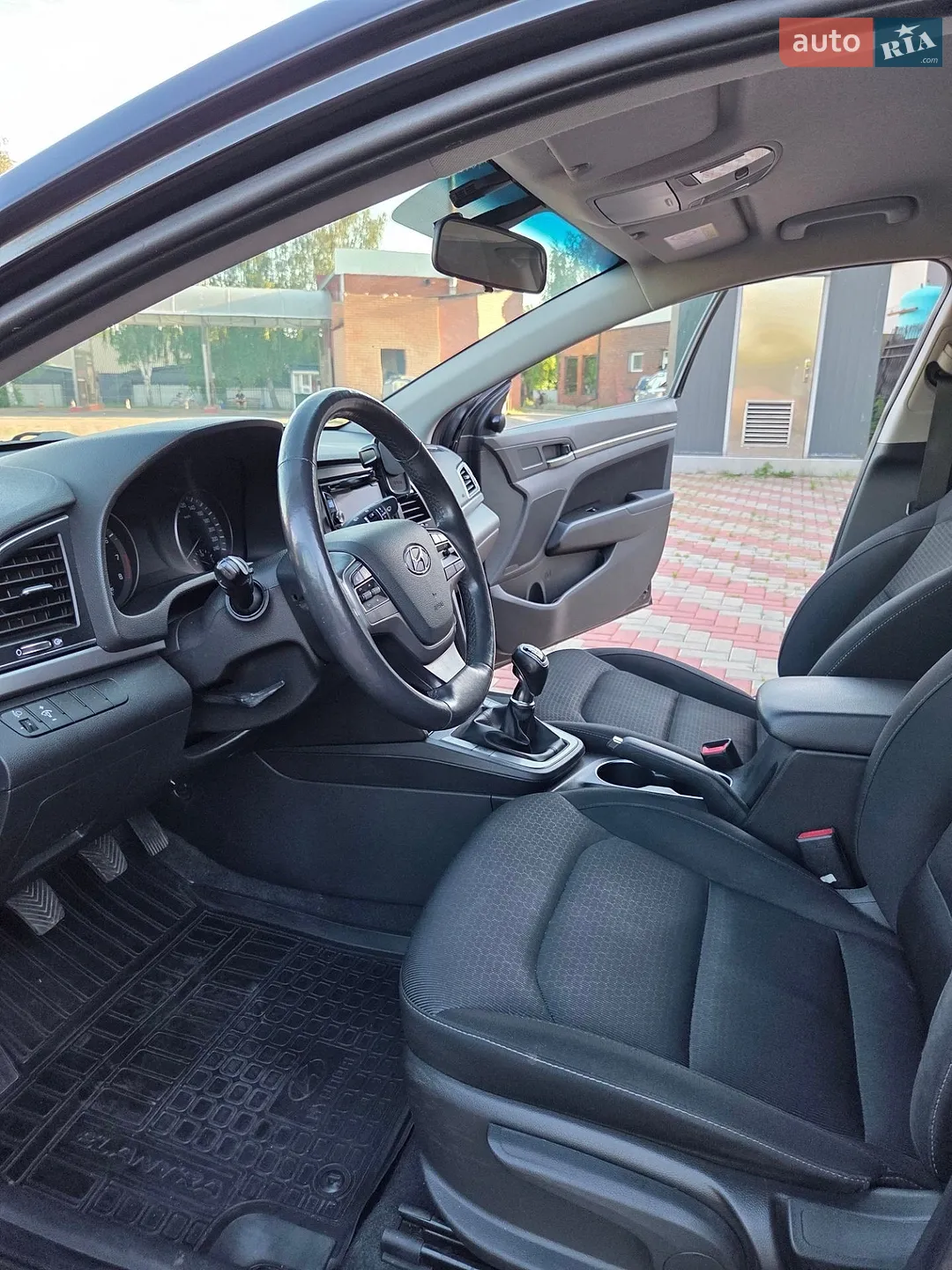 2018 Hyundai Elantra - мініатюра 12