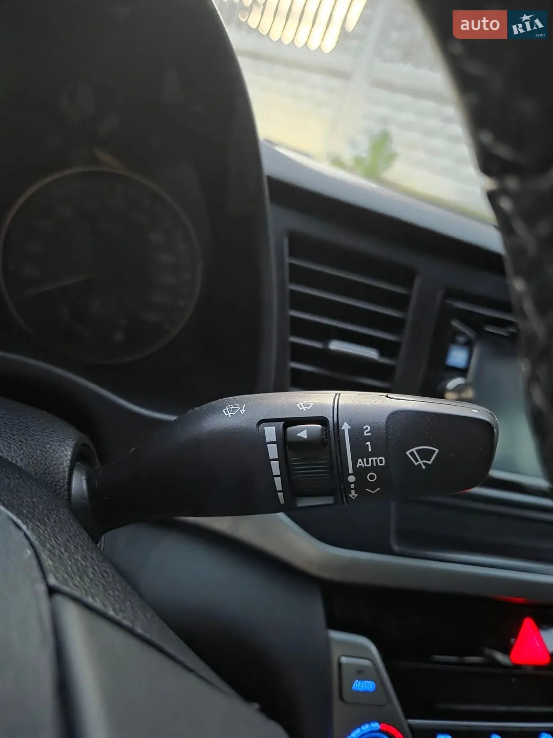 2018 Hyundai Elantra - мініатюра 30