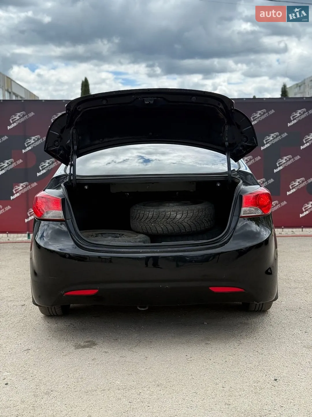 2013 Hyundai Elantra - мініатюра 12