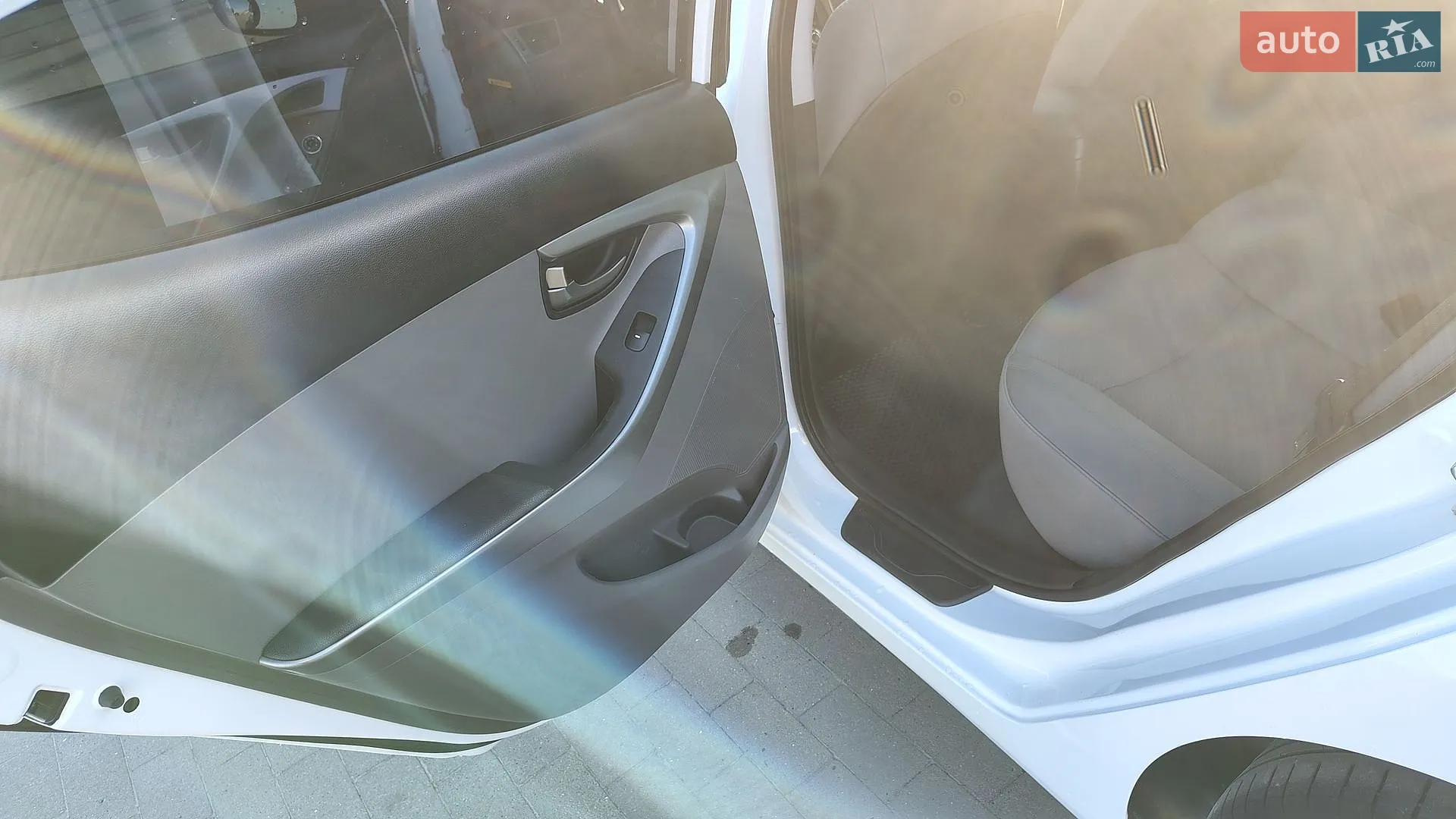 2013 Hyundai Elantra - мініатюра 23