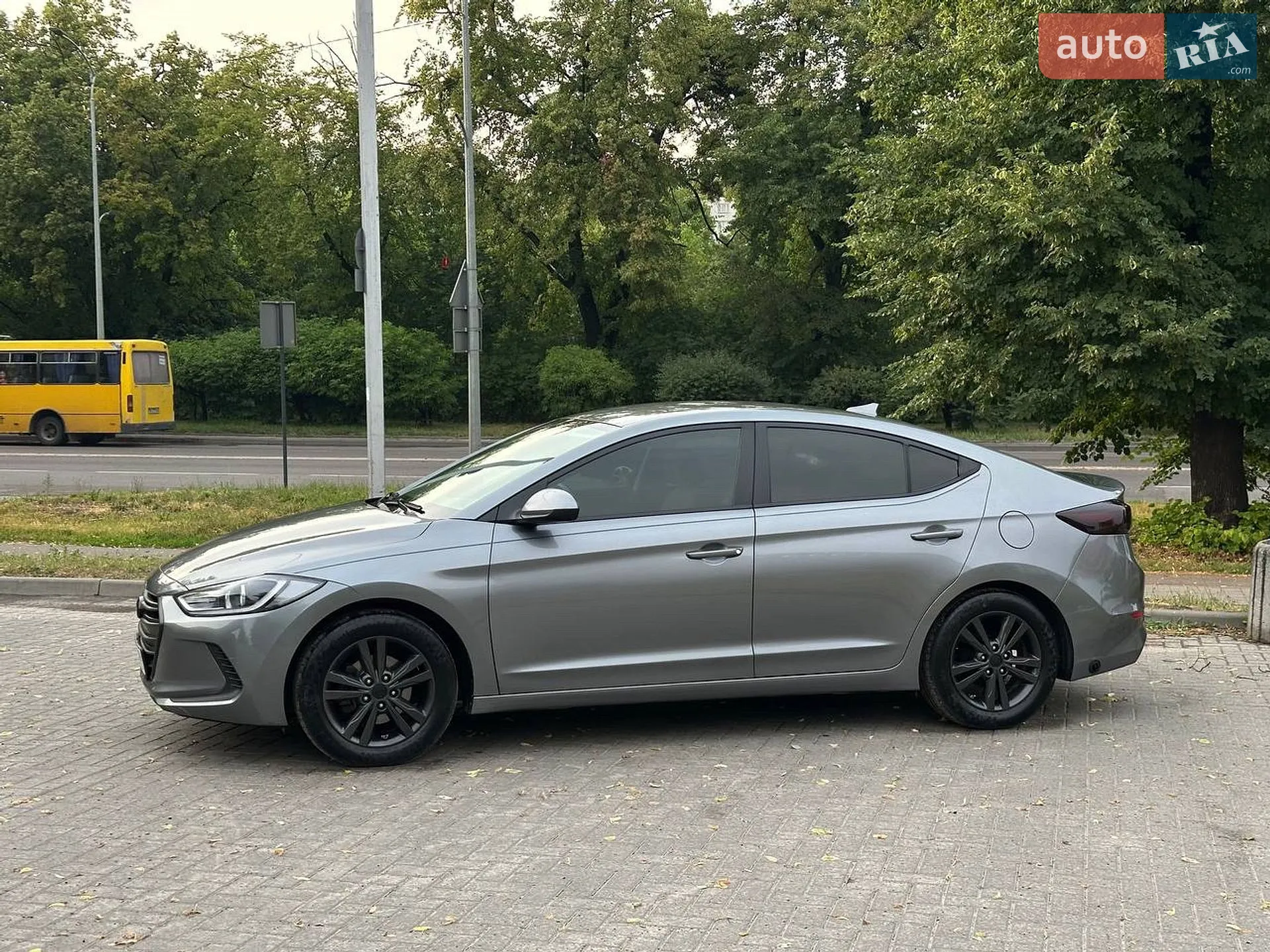 2017 Hyundai Elantra - мініатюра 5