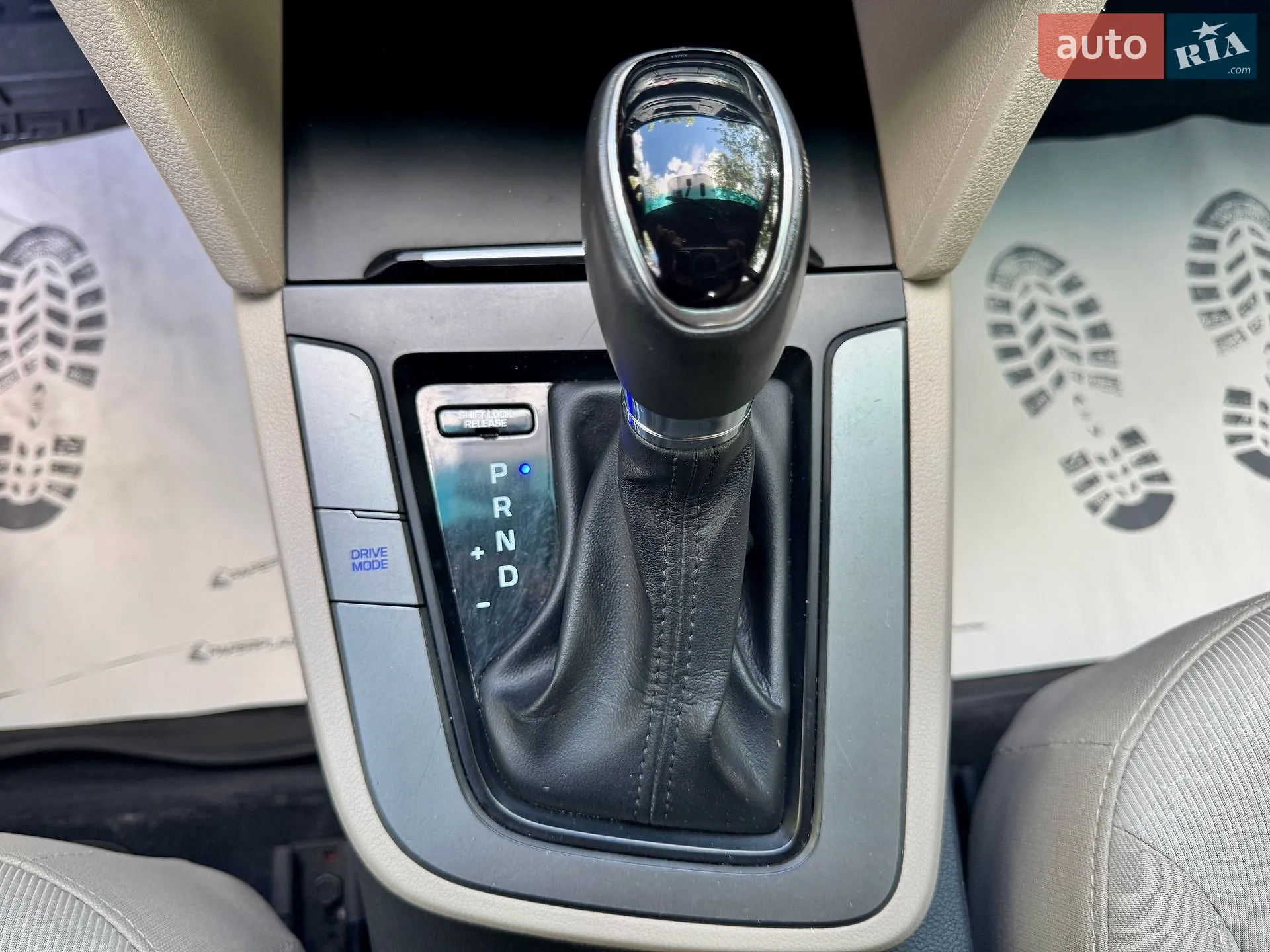2017 Hyundai Elantra - мініатюра 31