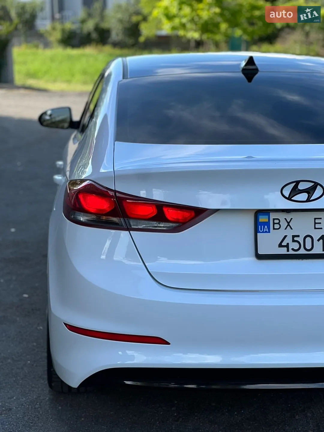 2017 Hyundai Elantra - мініатюра 11