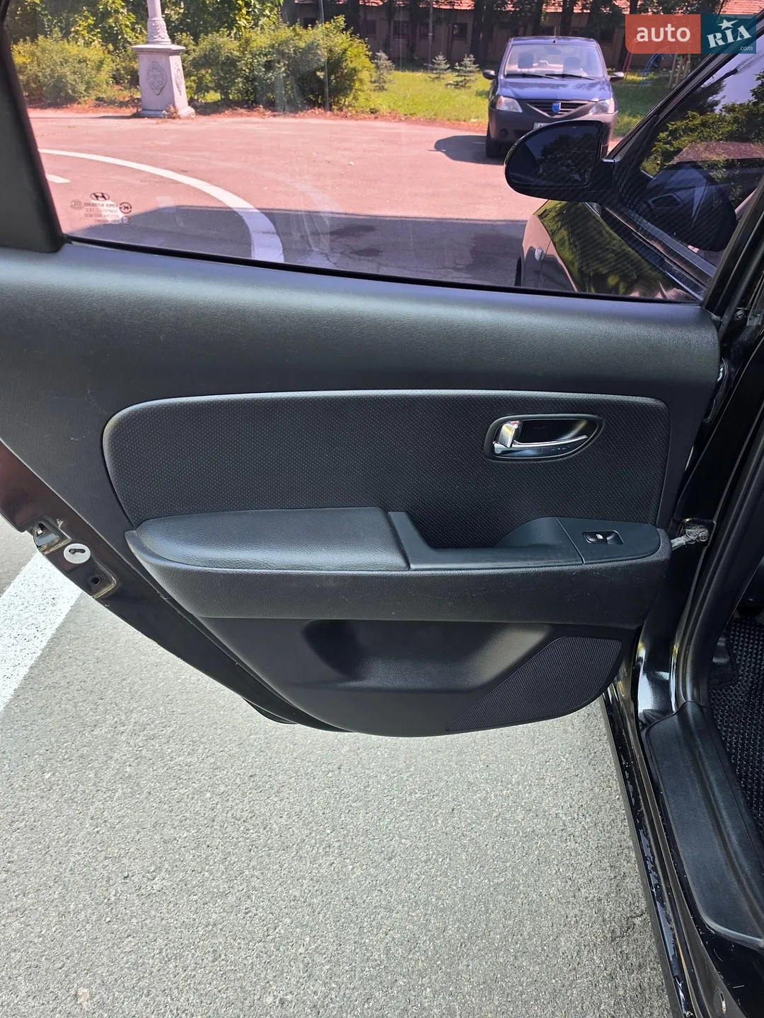 2010 Hyundai Elantra - мініатюра 16