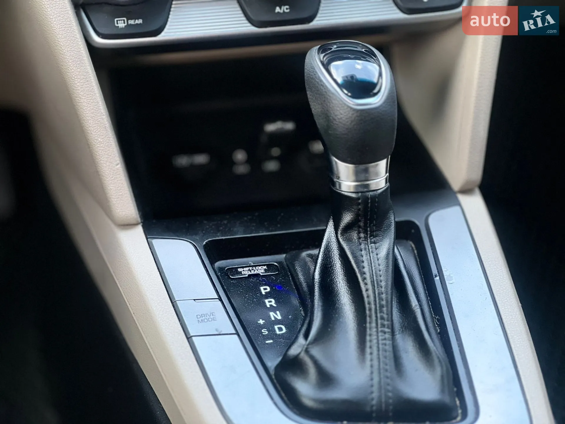 2019 Hyundai Elantra - мініатюра 19