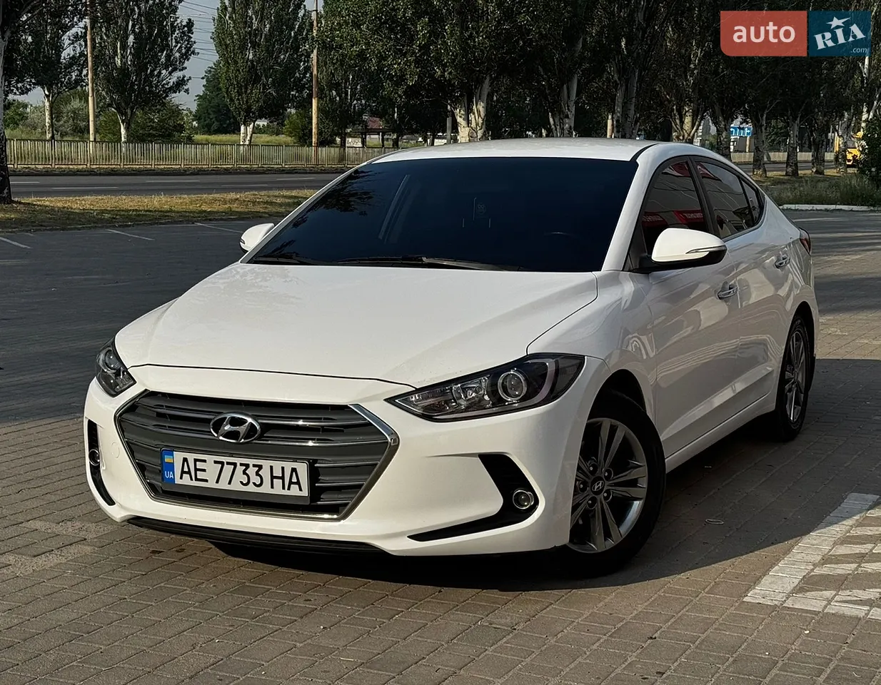 2016 Hyundai Elantra - мініатюра 27