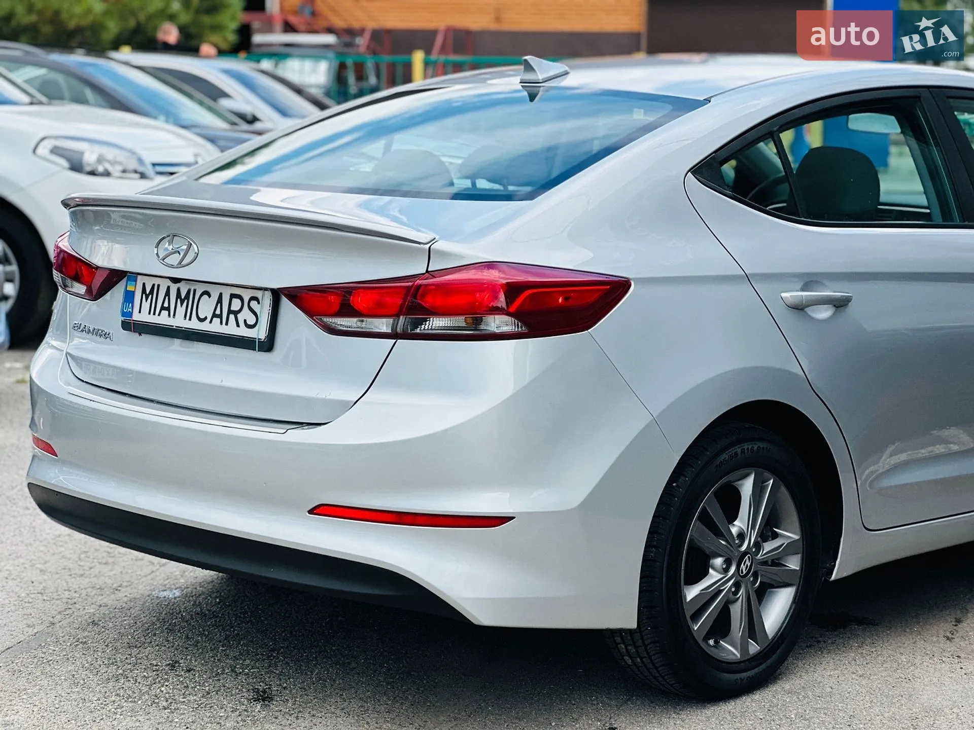 2017 Hyundai Elantra - мініатюра 5