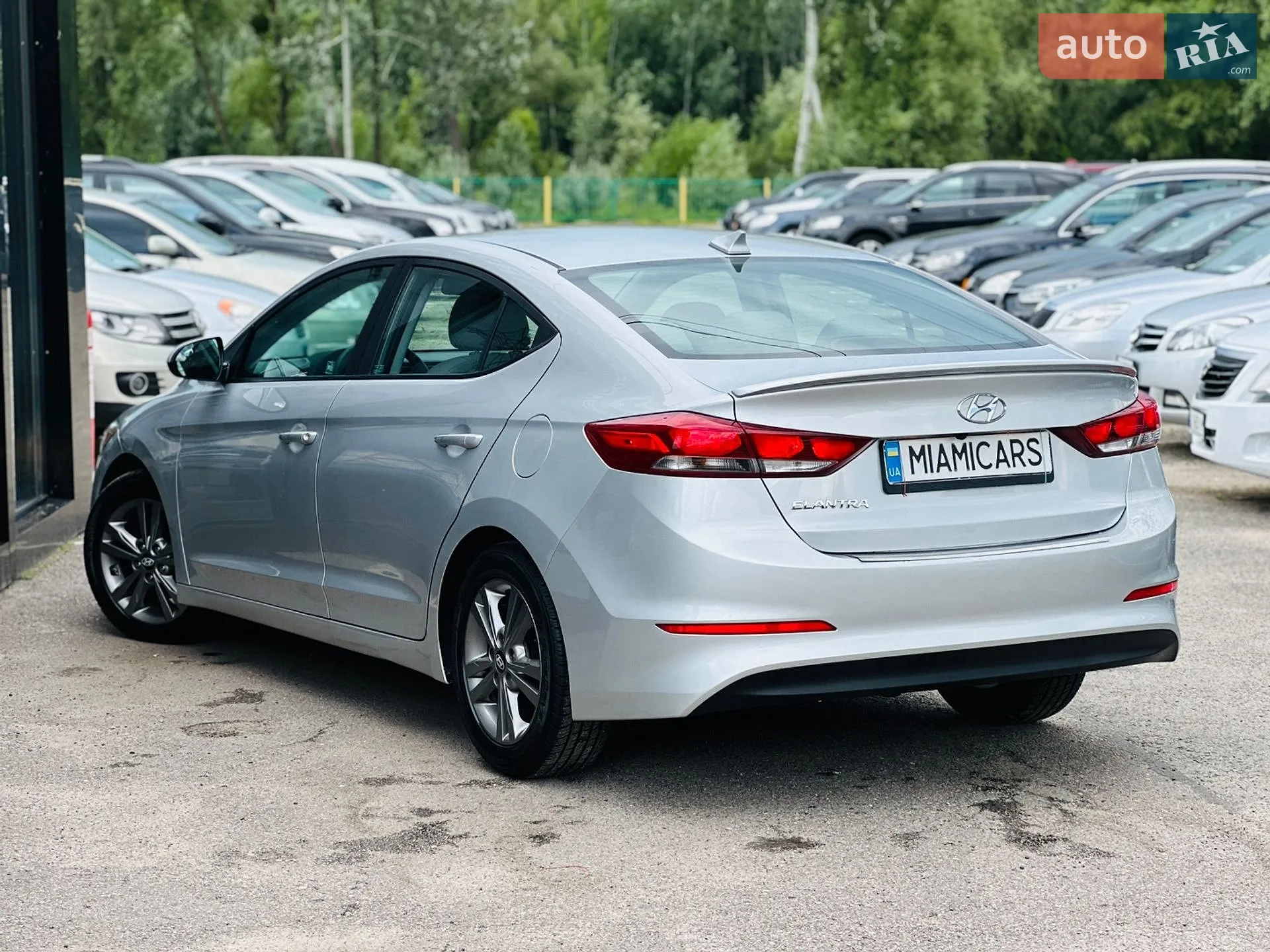 2017 Hyundai Elantra - мініатюра 12