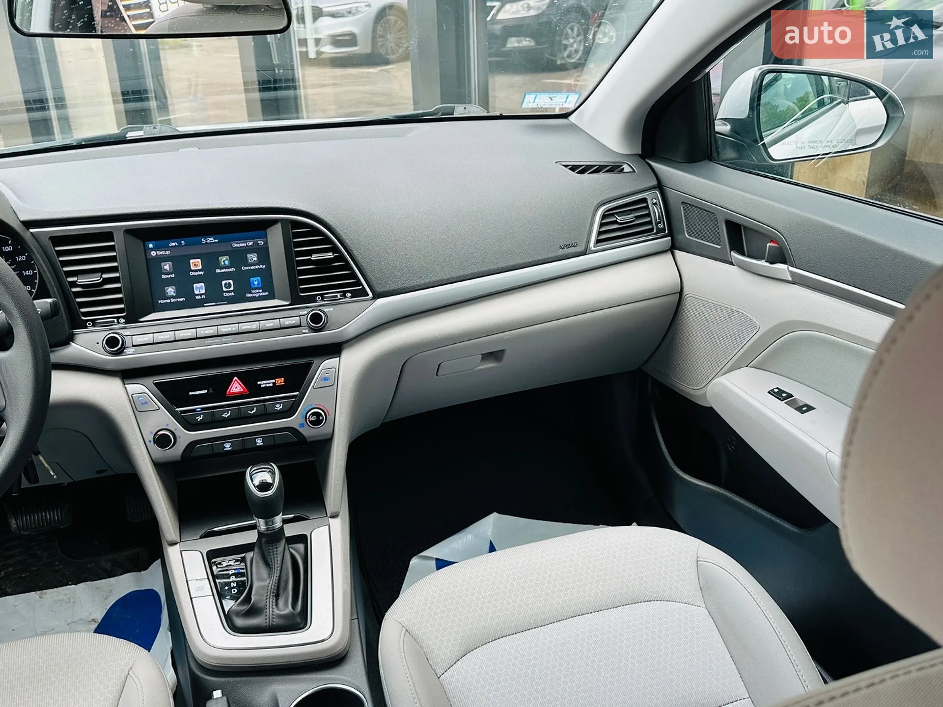 2017 Hyundai Elantra - мініатюра 30