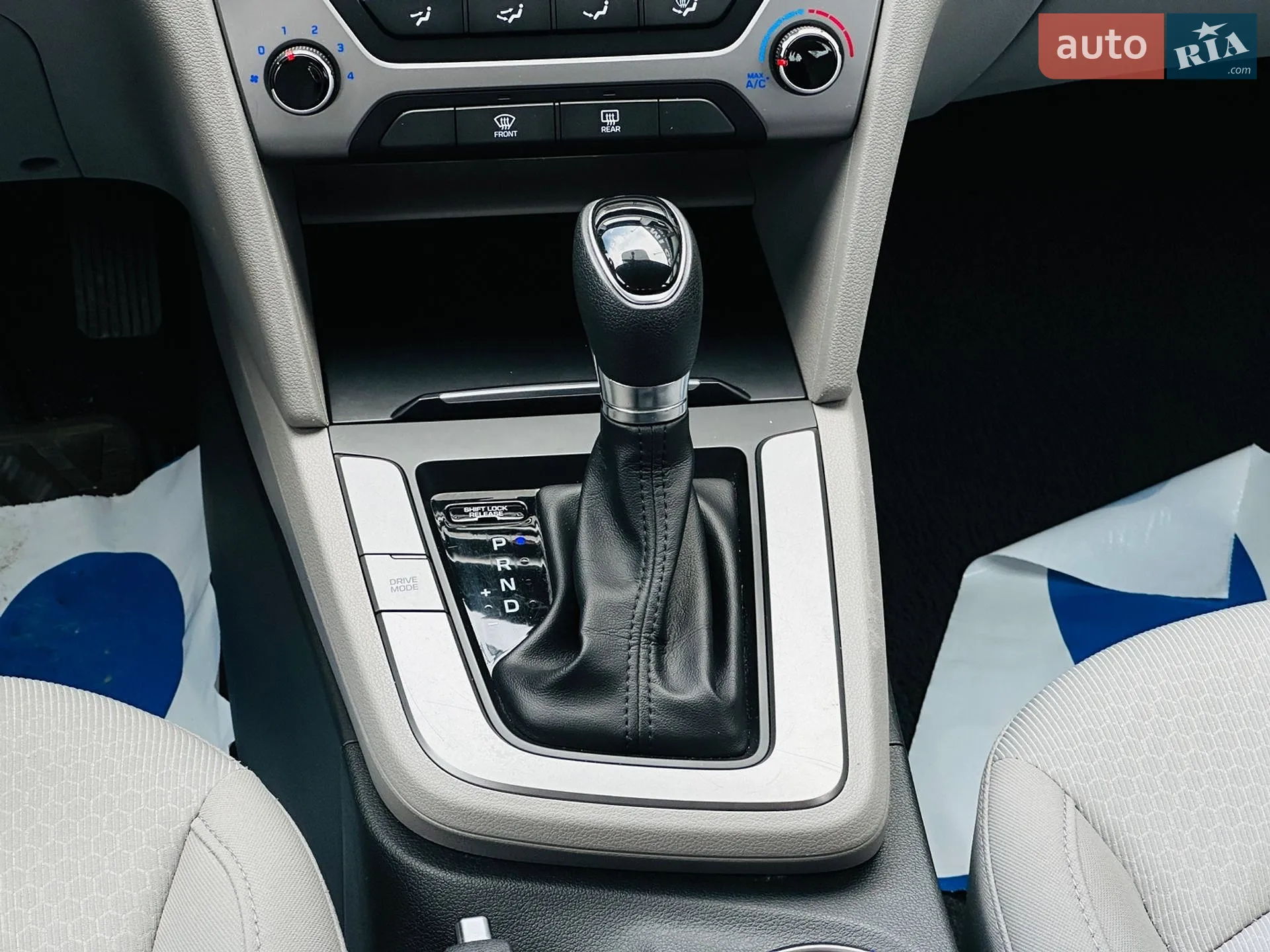 2017 Hyundai Elantra - мініатюра 36