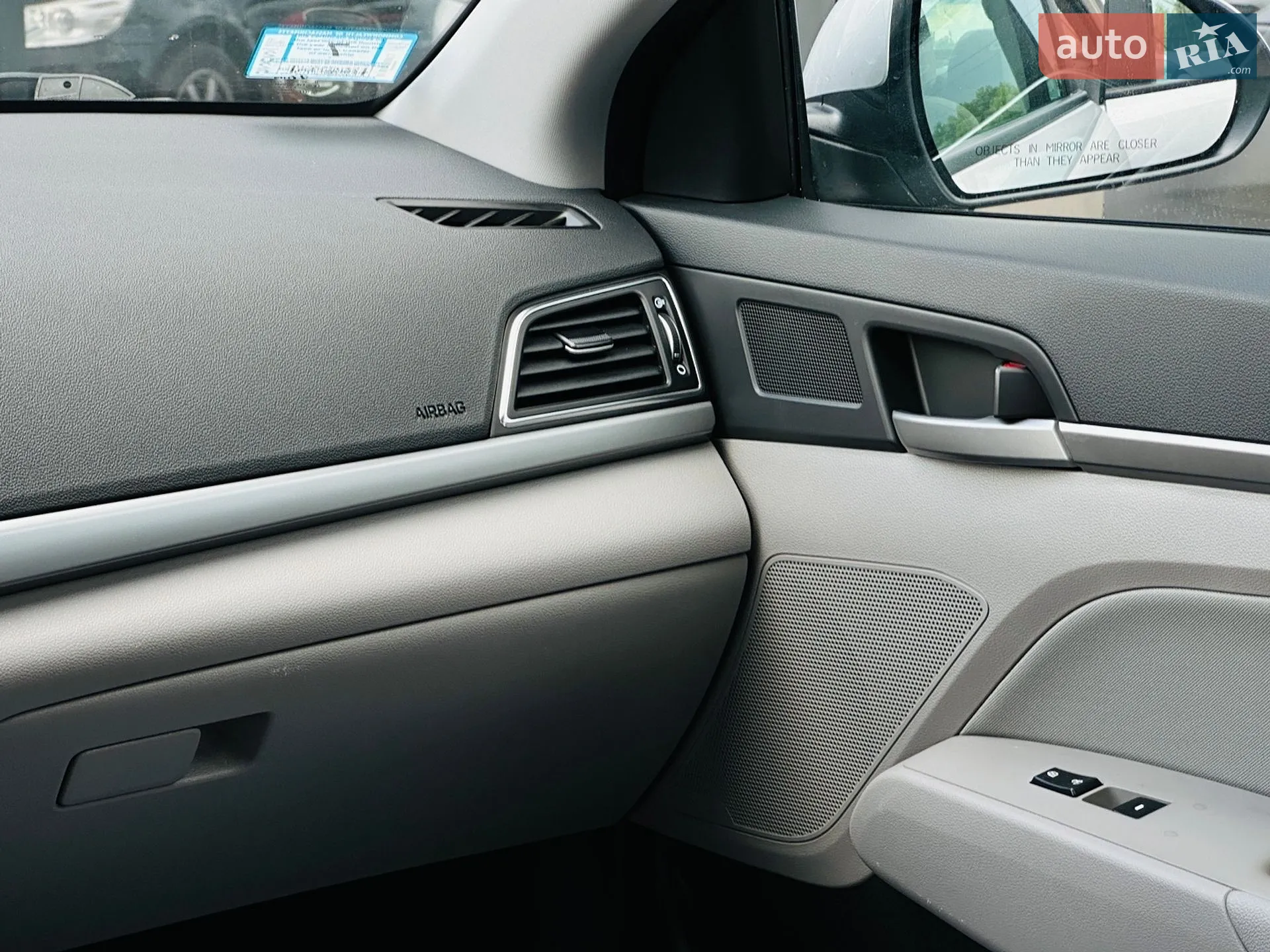 2017 Hyundai Elantra - мініатюра 38
