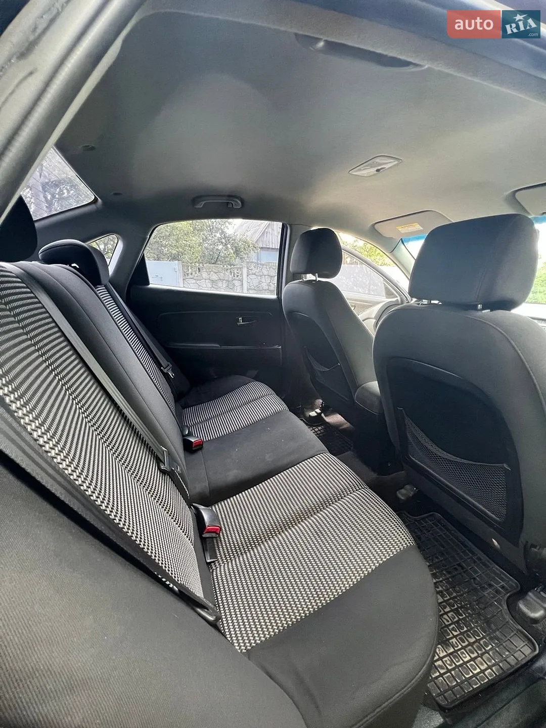 2010 Hyundai Elantra - мініатюра 7