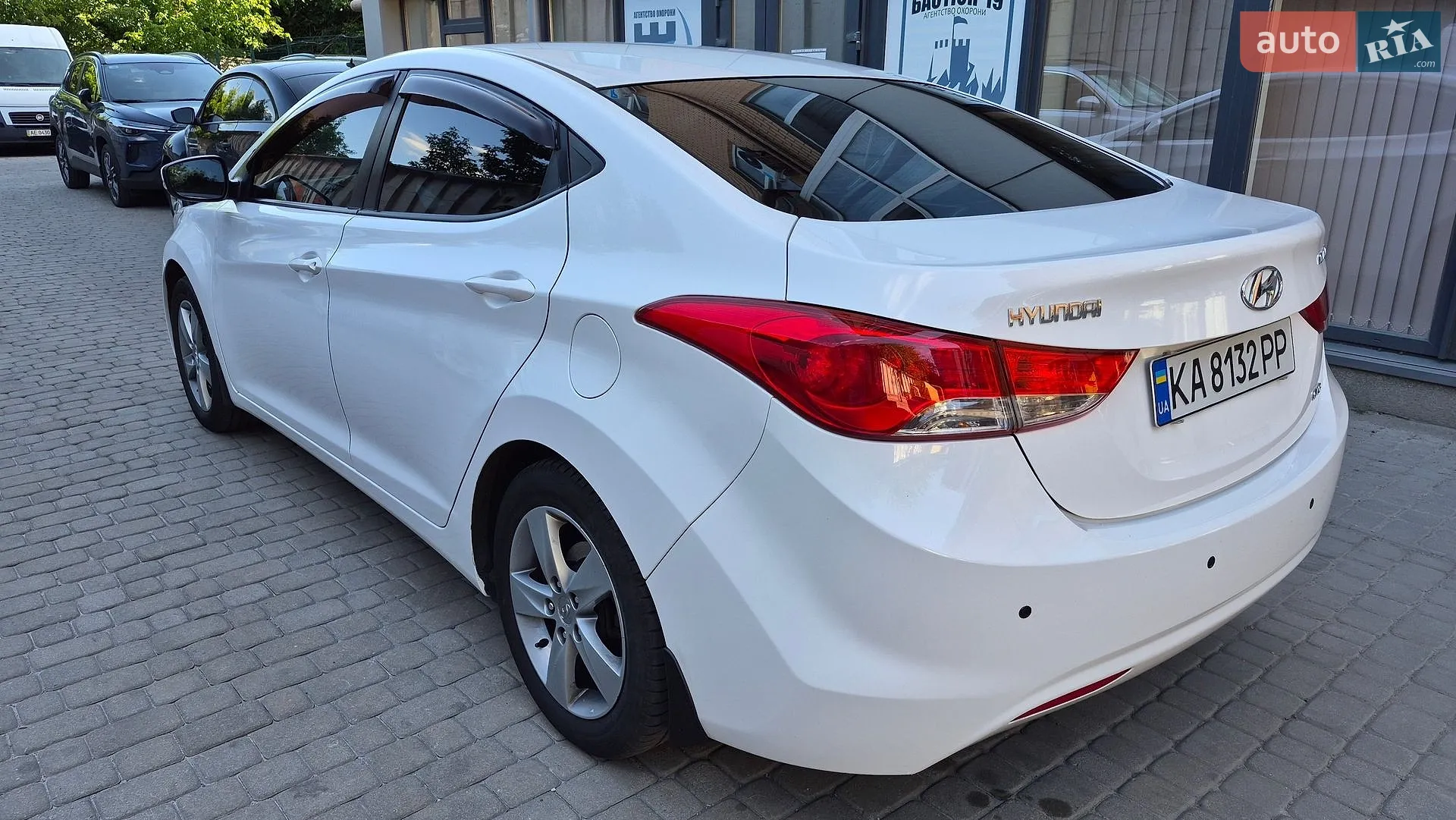 2013 Hyundai Elantra - мініатюра 8