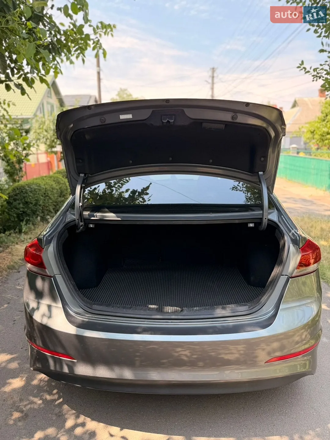 2016 Hyundai Elantra - мініатюра 10