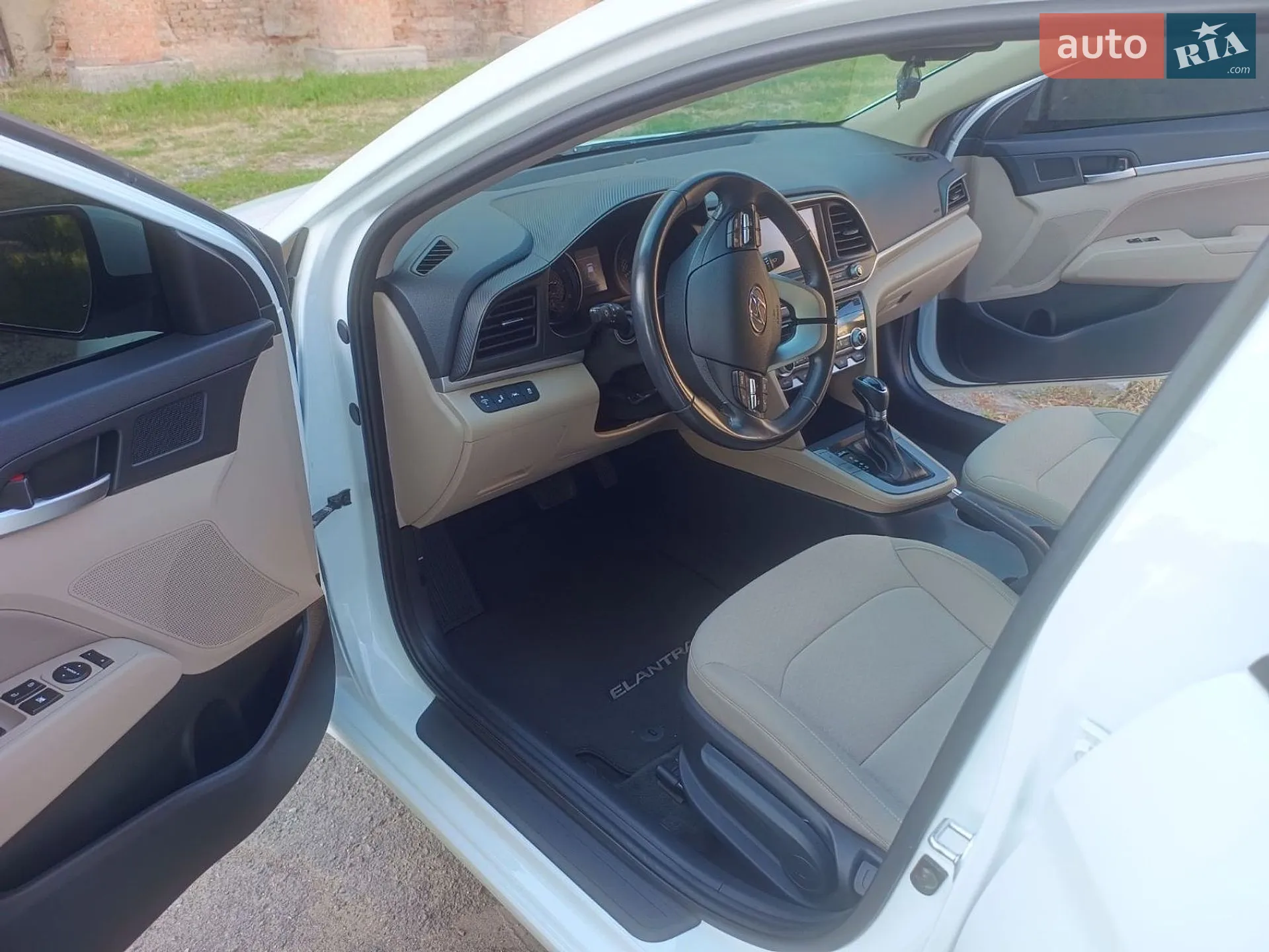 2020 Hyundai Elantra - мініатюра 9