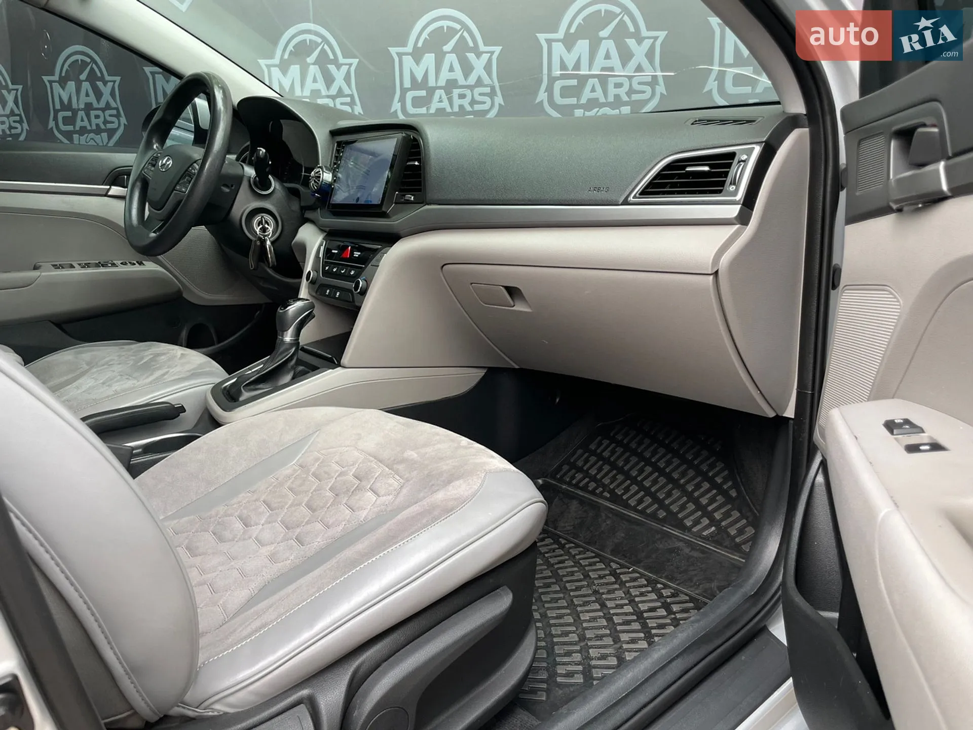 2017 Hyundai Elantra - мініатюра 9