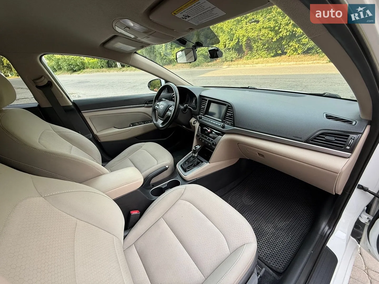 2016 Hyundai Elantra - мініатюра 9