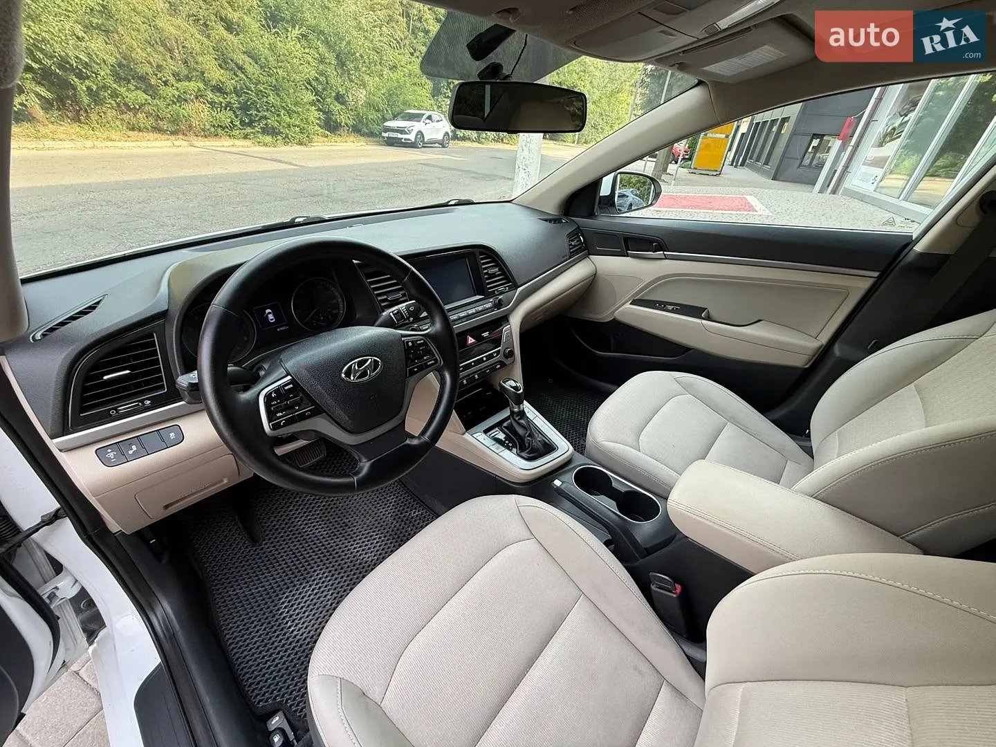 2016 Hyundai Elantra - мініатюра 14