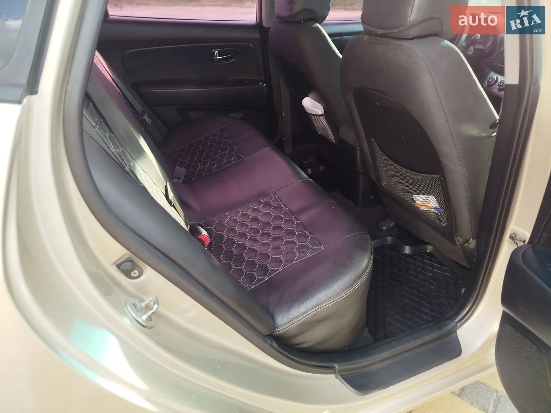 2010 Hyundai Elantra - мініатюра 23