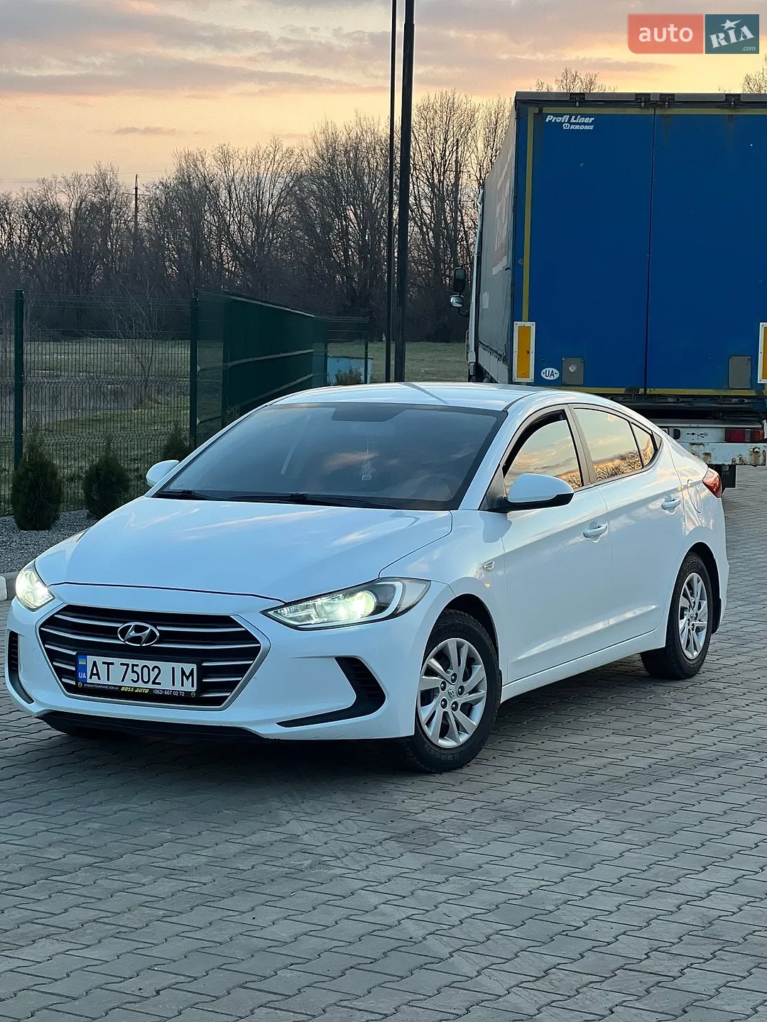 2016 Hyundai Elantra - мініатюра 4