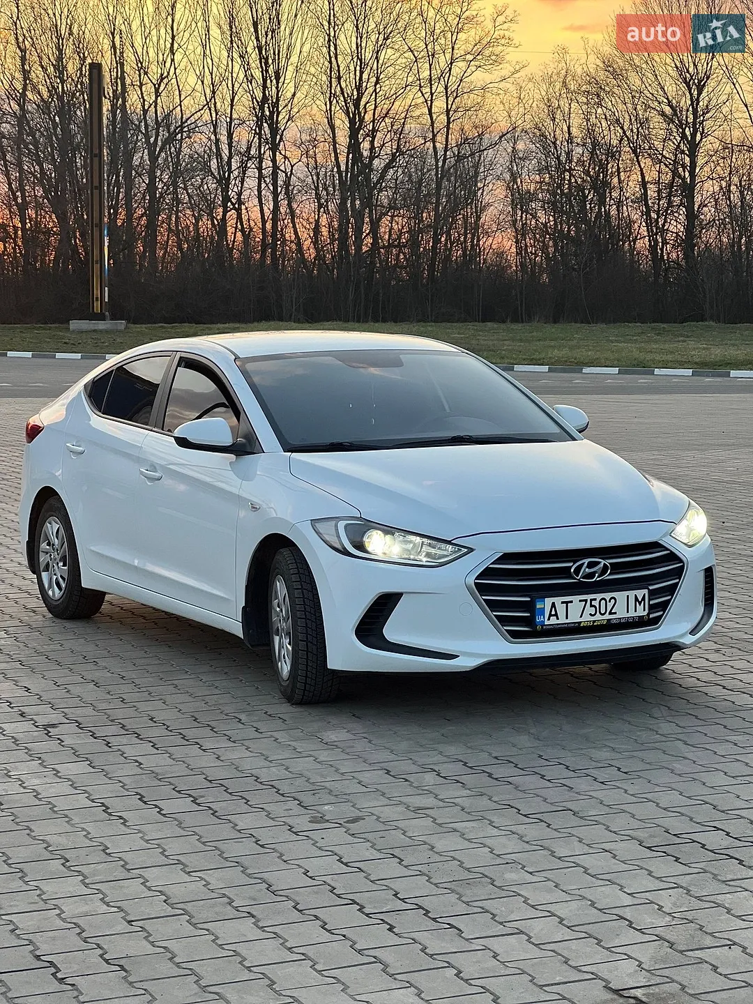 2016 Hyundai Elantra - фото 1