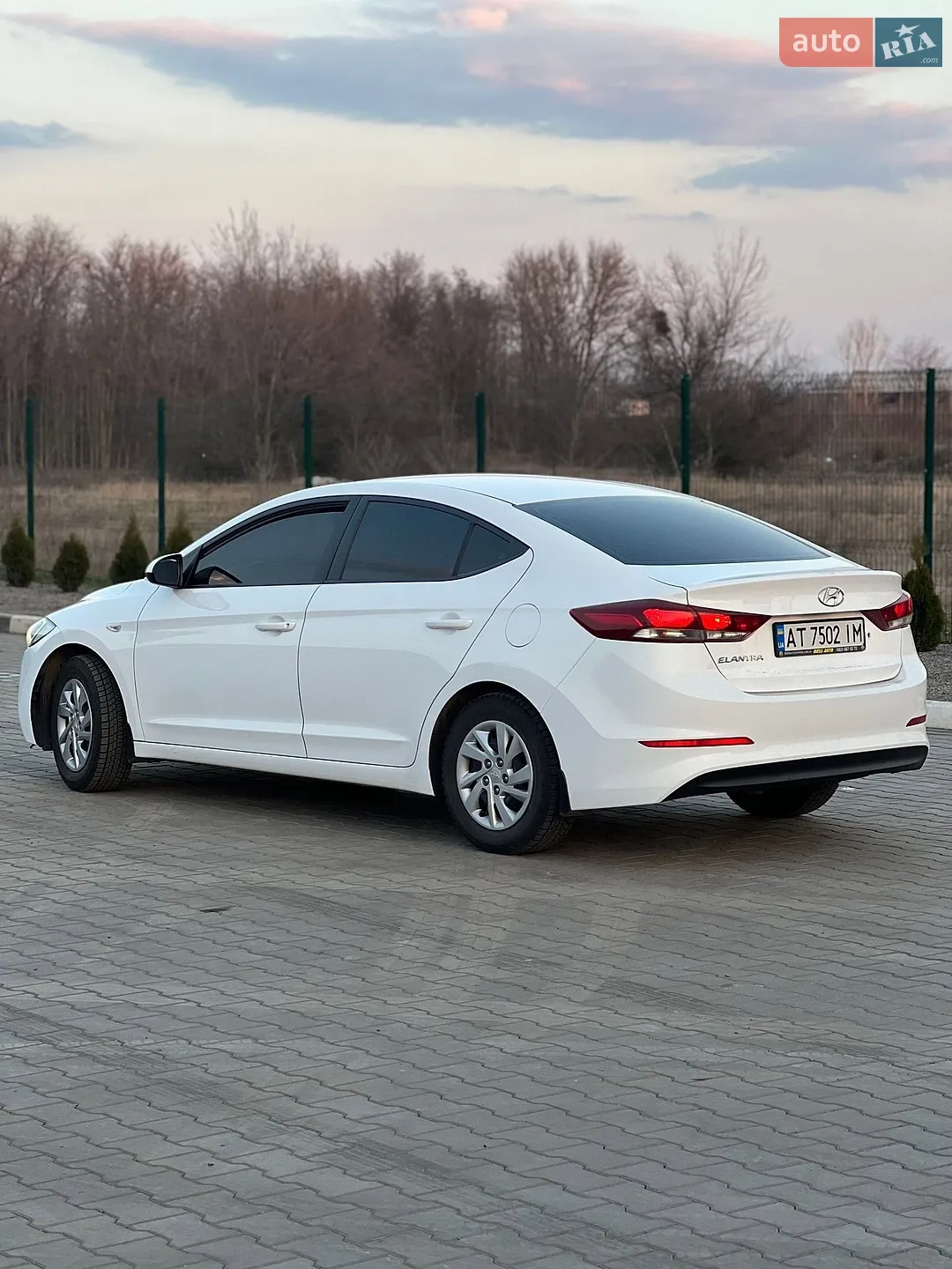 2016 Hyundai Elantra - мініатюра 6