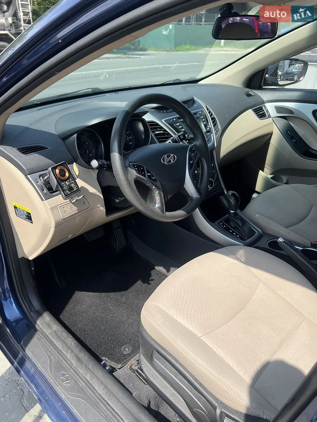 2015 Hyundai Elantra - мініатюра 12