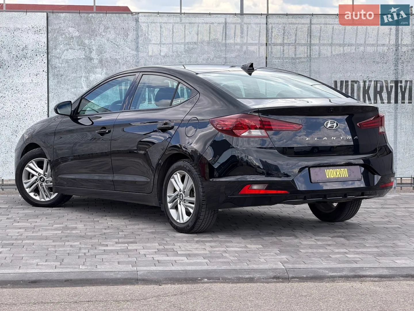 2019 Hyundai Elantra - мініатюра 15