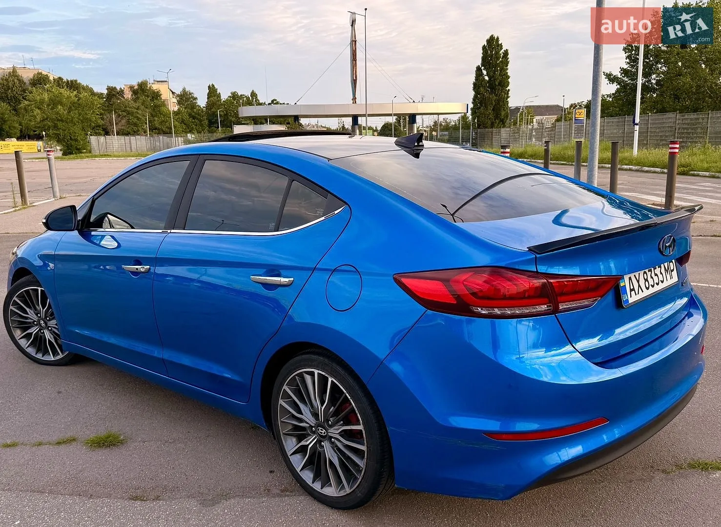 Hyundai Elantra 2017 VIN 5NPD74LF0JH294802 фото оголошення 4 з 21