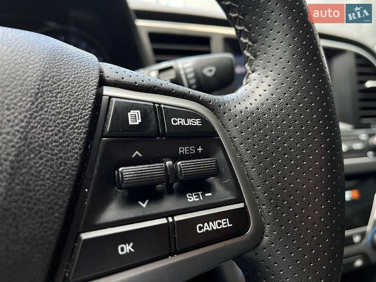 2016 Hyundai Elantra - мініатюра 21
