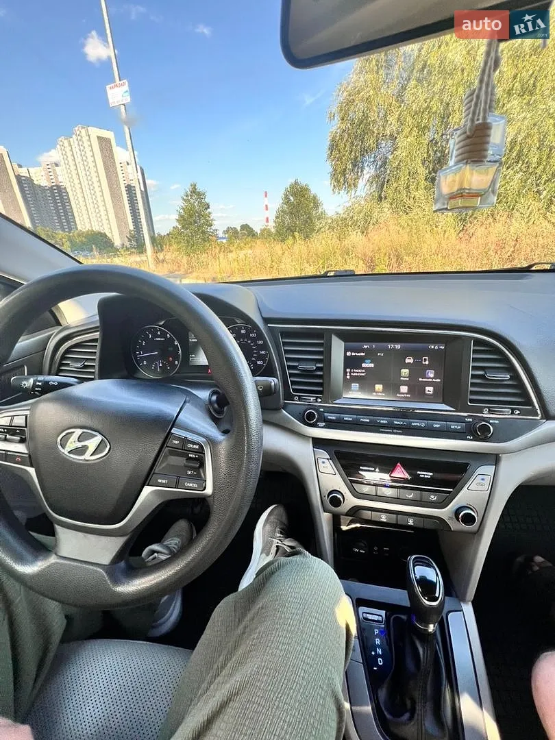 2016 Hyundai Elantra - мініатюра 17