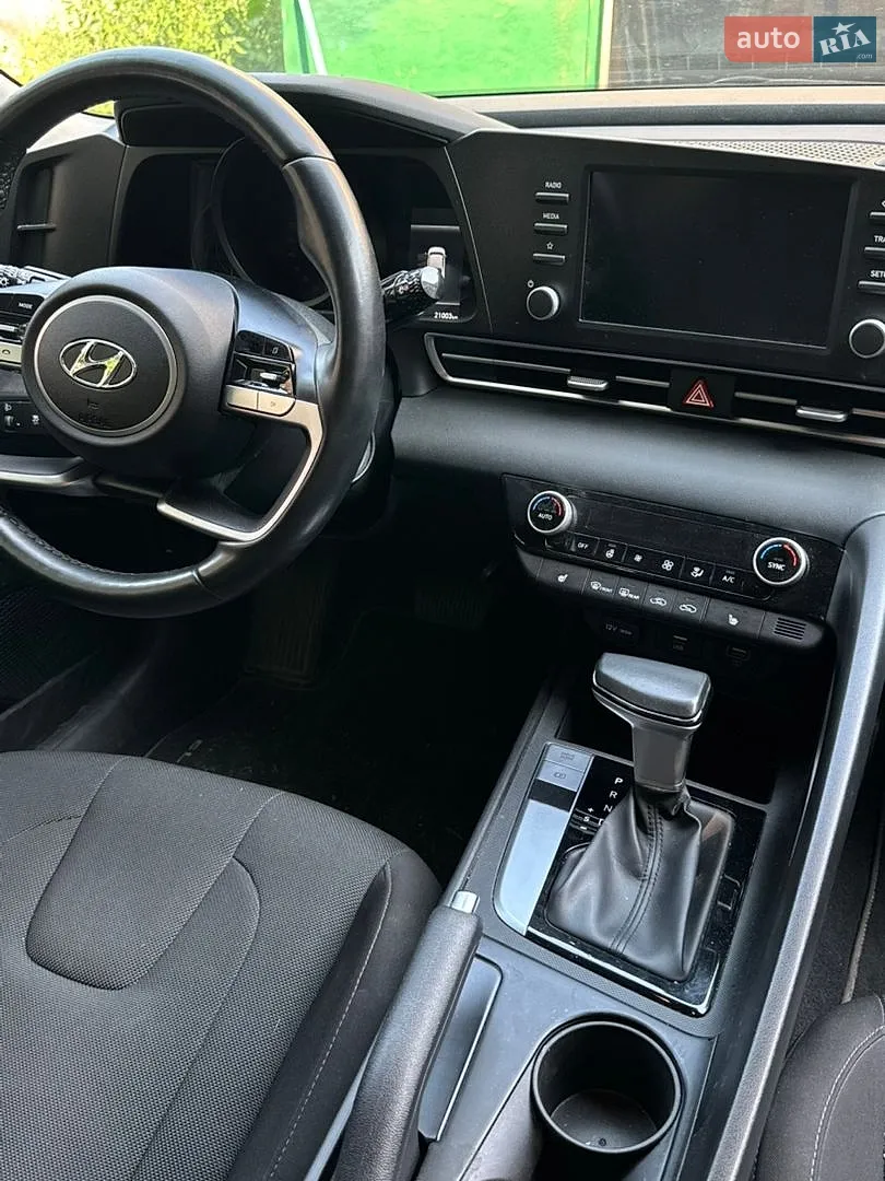 2021 Hyundai Elantra - мініатюра 9