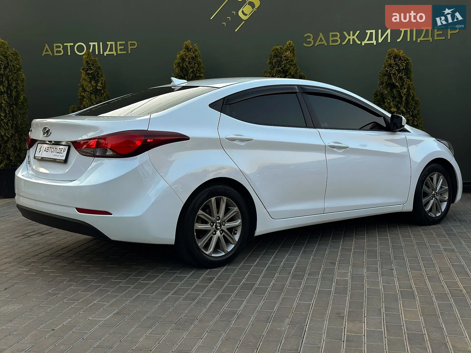 2015 Hyundai Elantra - мініатюра 27