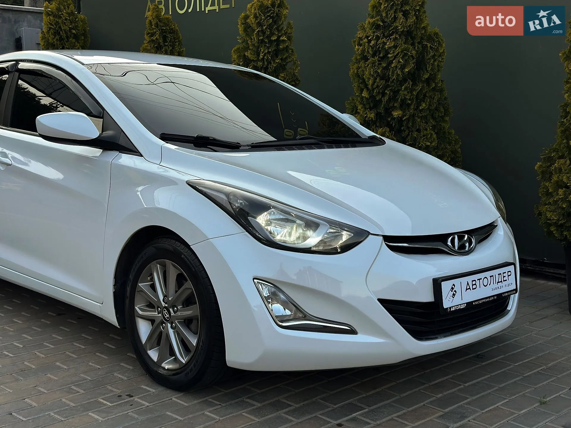 2015 Hyundai Elantra - мініатюра 31