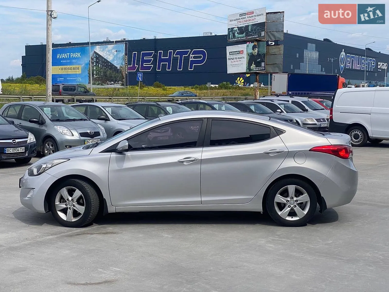 2013 Hyundai Elantra - мініатюра 3