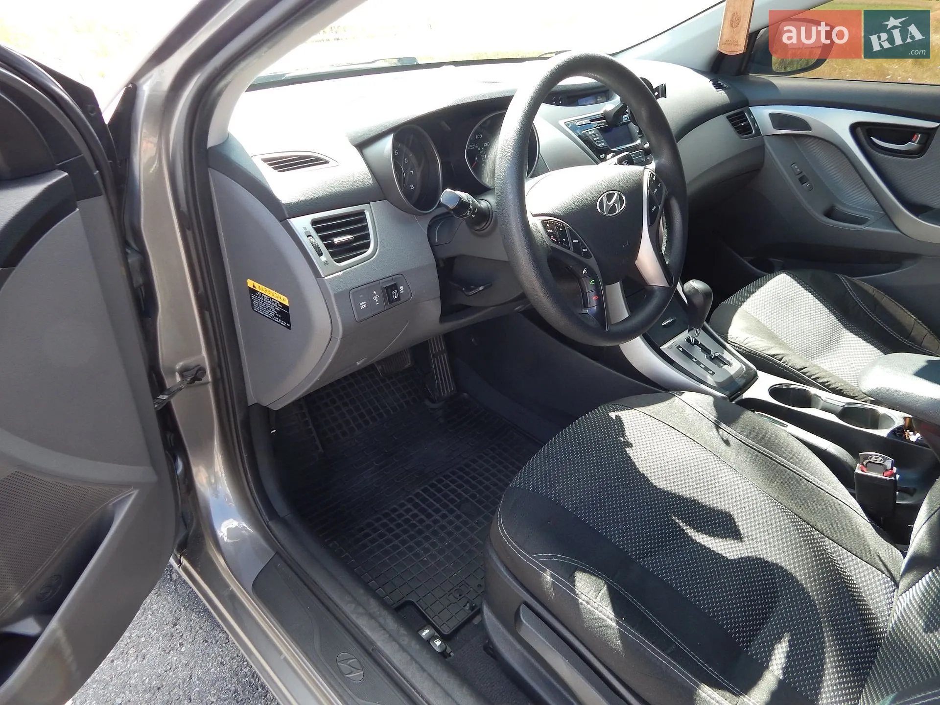 2013 Hyundai Elantra - мініатюра 17