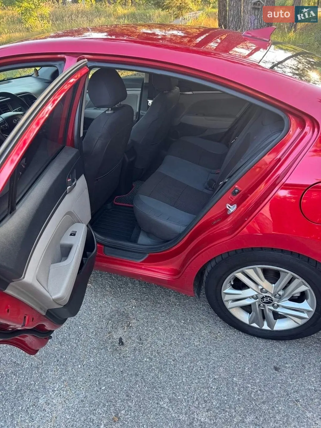 2019 Hyundai Elantra - мініатюра 9